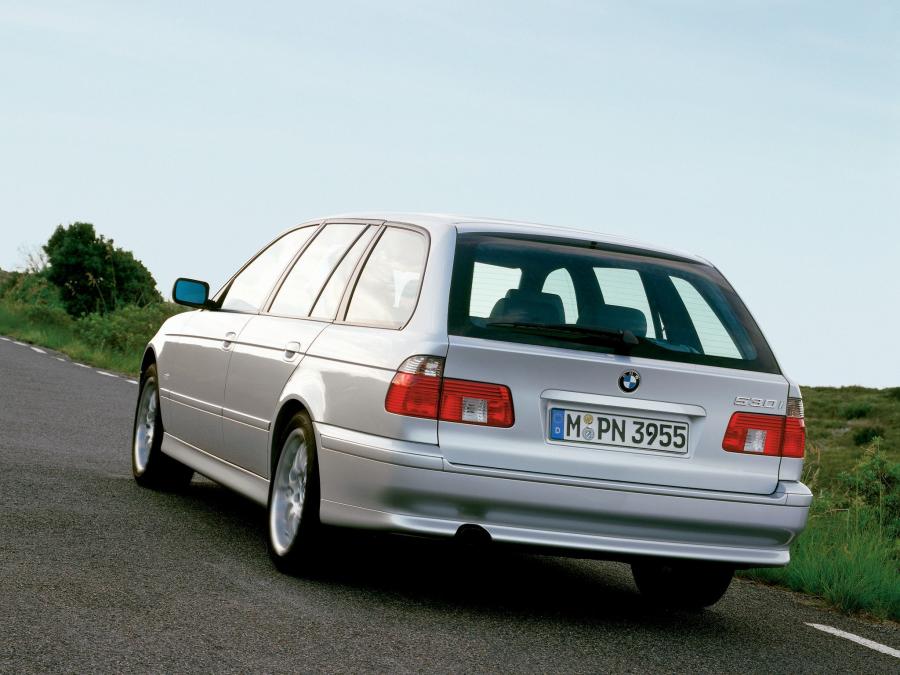  BMW 530i Touring 2000 года  (фото 2 из 2)